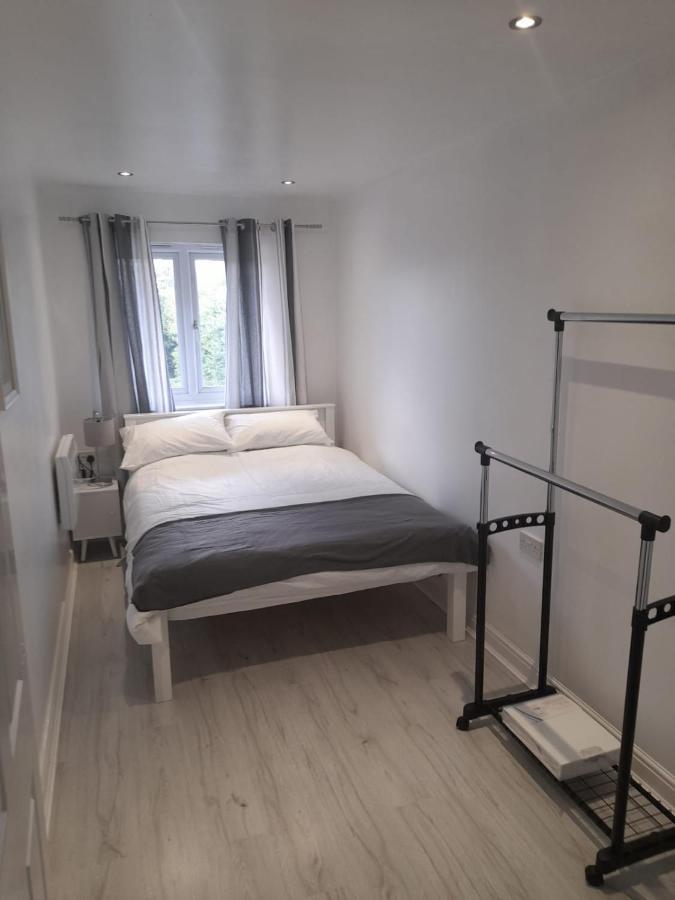 Penthouse Apartment Free Wi-Fi & Parking Occasional Bed Available Solihull Exterior foto